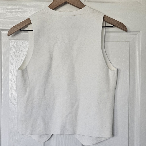 🤍 Sincerely Jules Cream Knit Vest - Clean Girl Minimalist Essential | Size M - Picture 4 of 11
